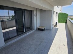Titan Auchan - terasa superba, bloc 2025, gata de mutare